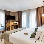 Melia Plaza 4*