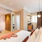 Hotel Melia Plaza 4*