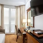 Melia Plaza Hotel