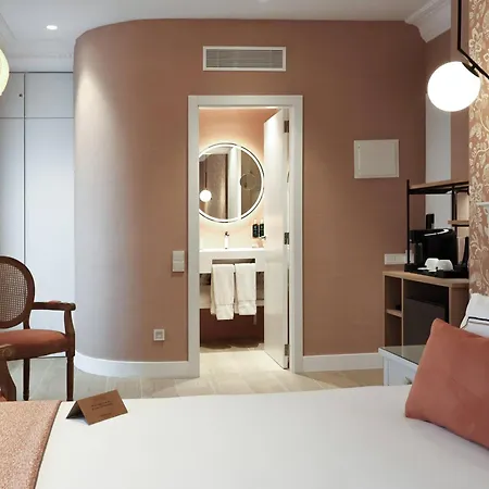 Melia Plaza Hotell 4*
