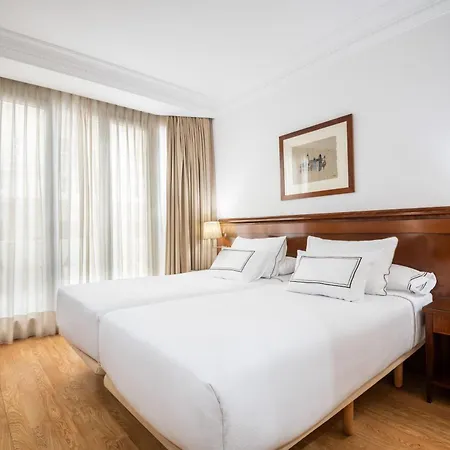 Otel Melia Plaza 4*