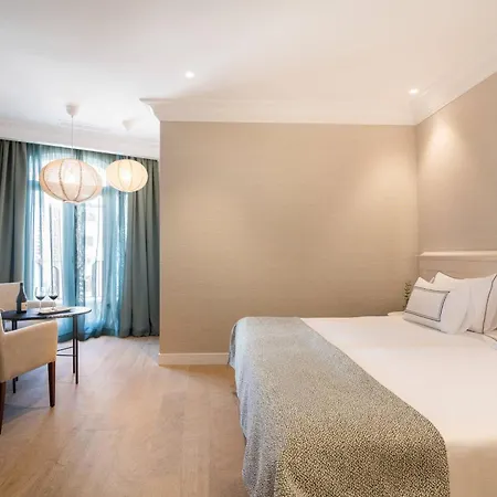 מלון Melia Plaza 4*
