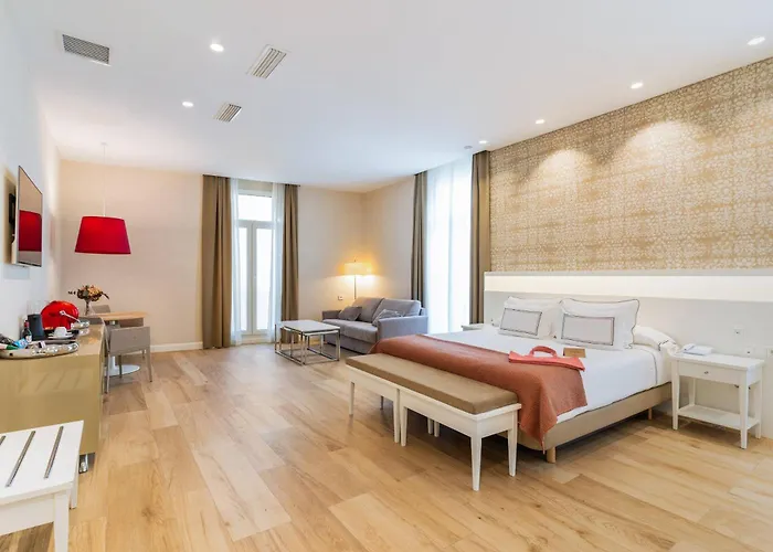 Melia Plaza Hotell 4*