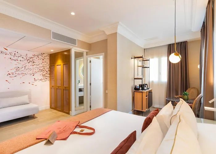 Hotell Melia Plaza 4*
