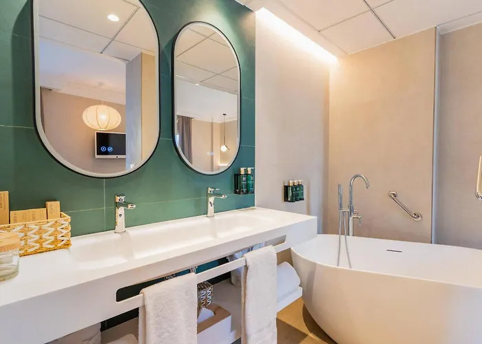 Melia Plaza Hotell