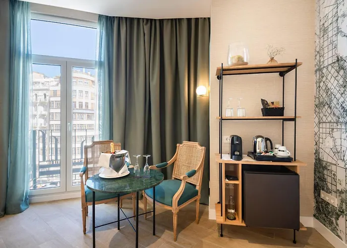 Hotell Melia Plaza 4*