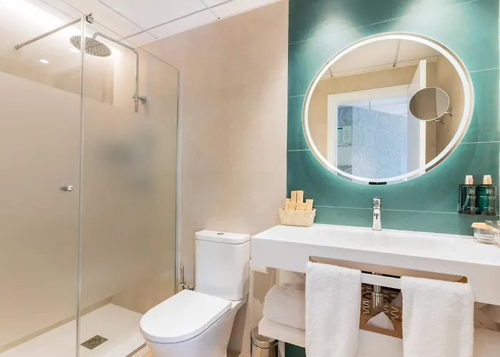 Hotell Melia Plaza 4*