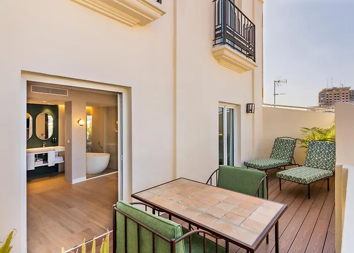 Melia Plaza 4*