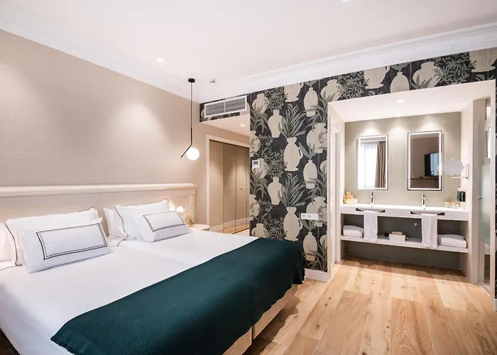 Melia Plaza Hotell 4*