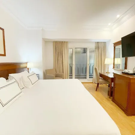 Melia Plaza Ξενοδοχείο 4*