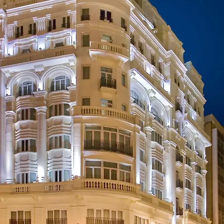 Ξενοδοχείο Melia Plaza 4*