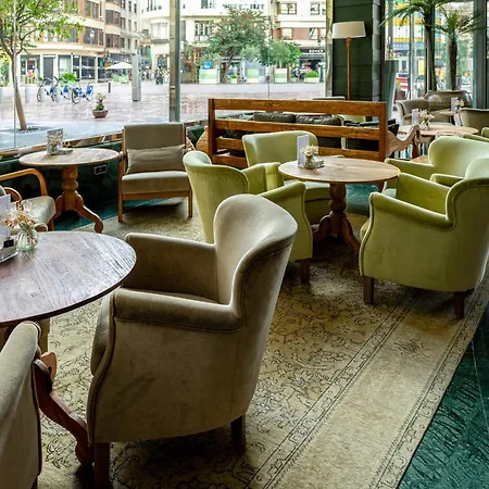 Melia Plaza 4* Valencie