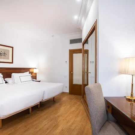 Melia Plaza Hotell 4*