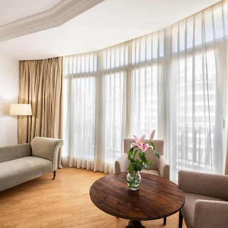 Hotell Melia Plaza 4*