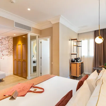 Melia Plaza Отель 4*