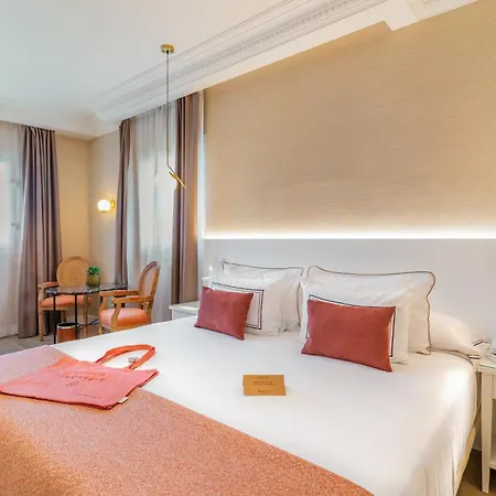 Hotell Melia Plaza 4*