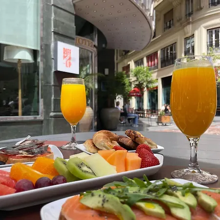 Ξενοδοχείο Melia Plaza