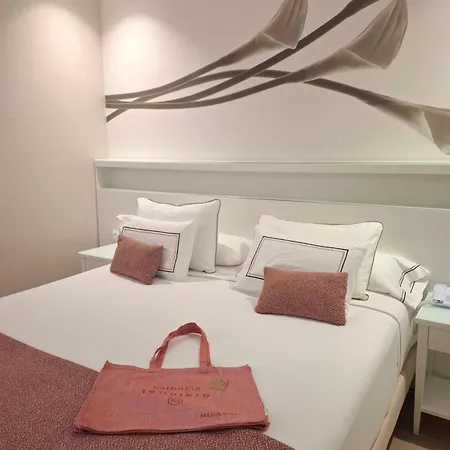 Melia Plaza Отель 4*