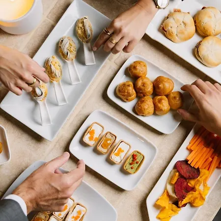 Melia Plaza Ξενοδοχείο