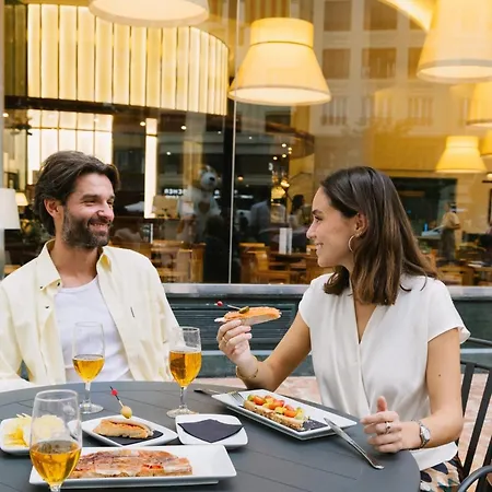 Отель Melia Plaza 4*