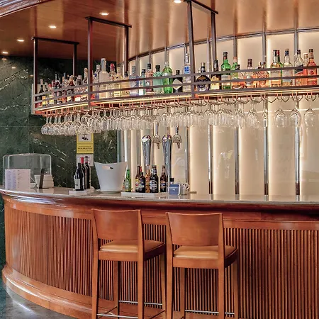 Ξενοδοχείο Melia Plaza 4*