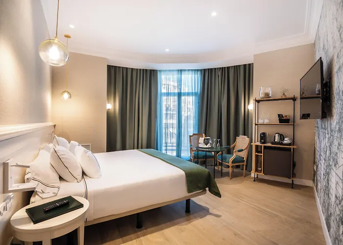 Melia Plaza 4*