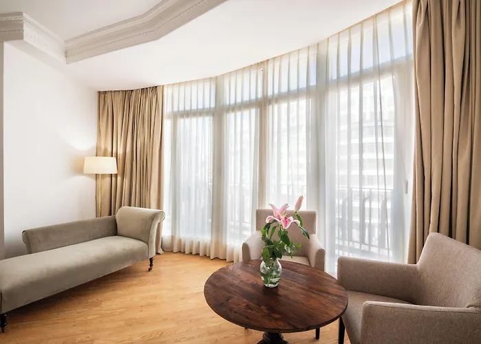 Melia Plaza Hotel